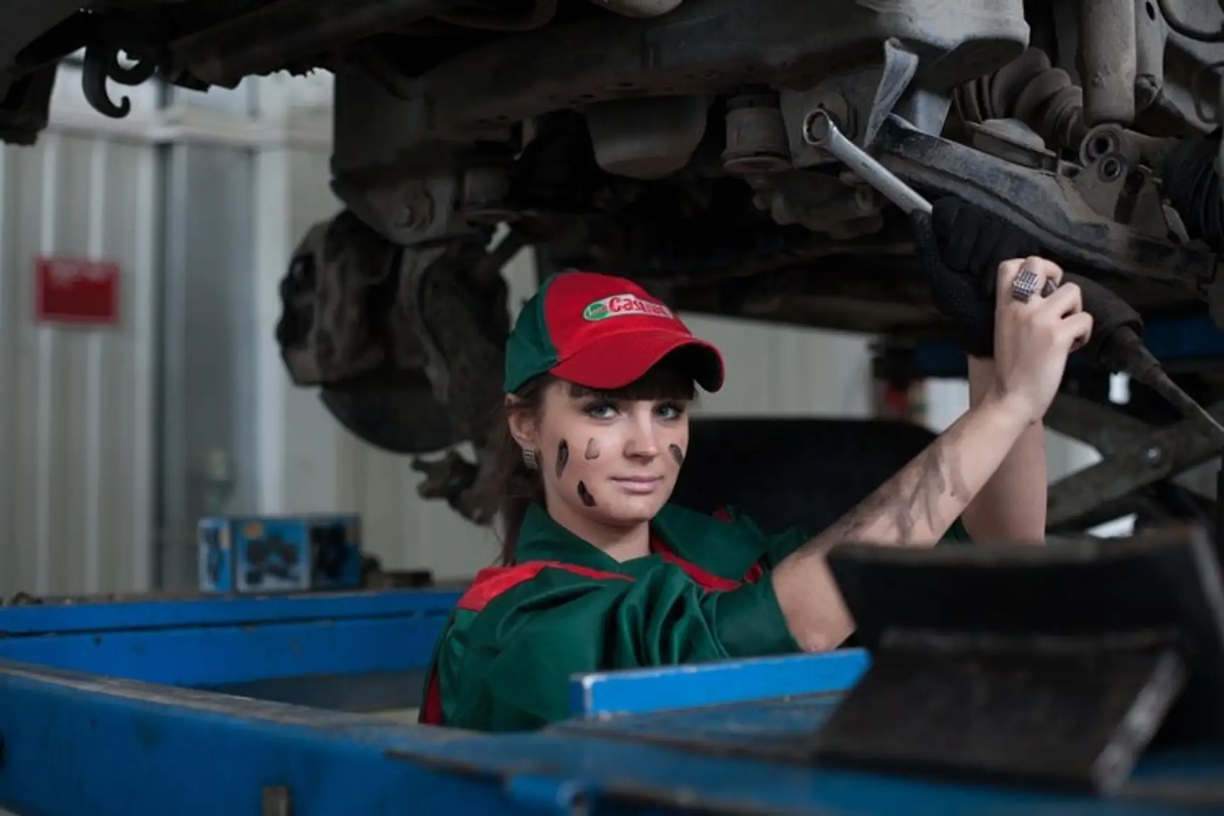 How to Become a Car Repair Specialist