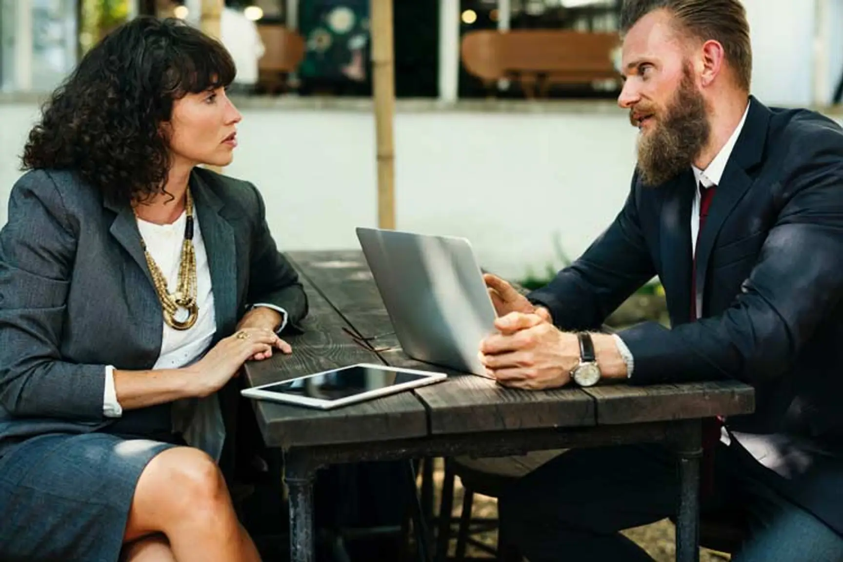 Franchisor vs. Franchisee: The Two Sides of Franchising