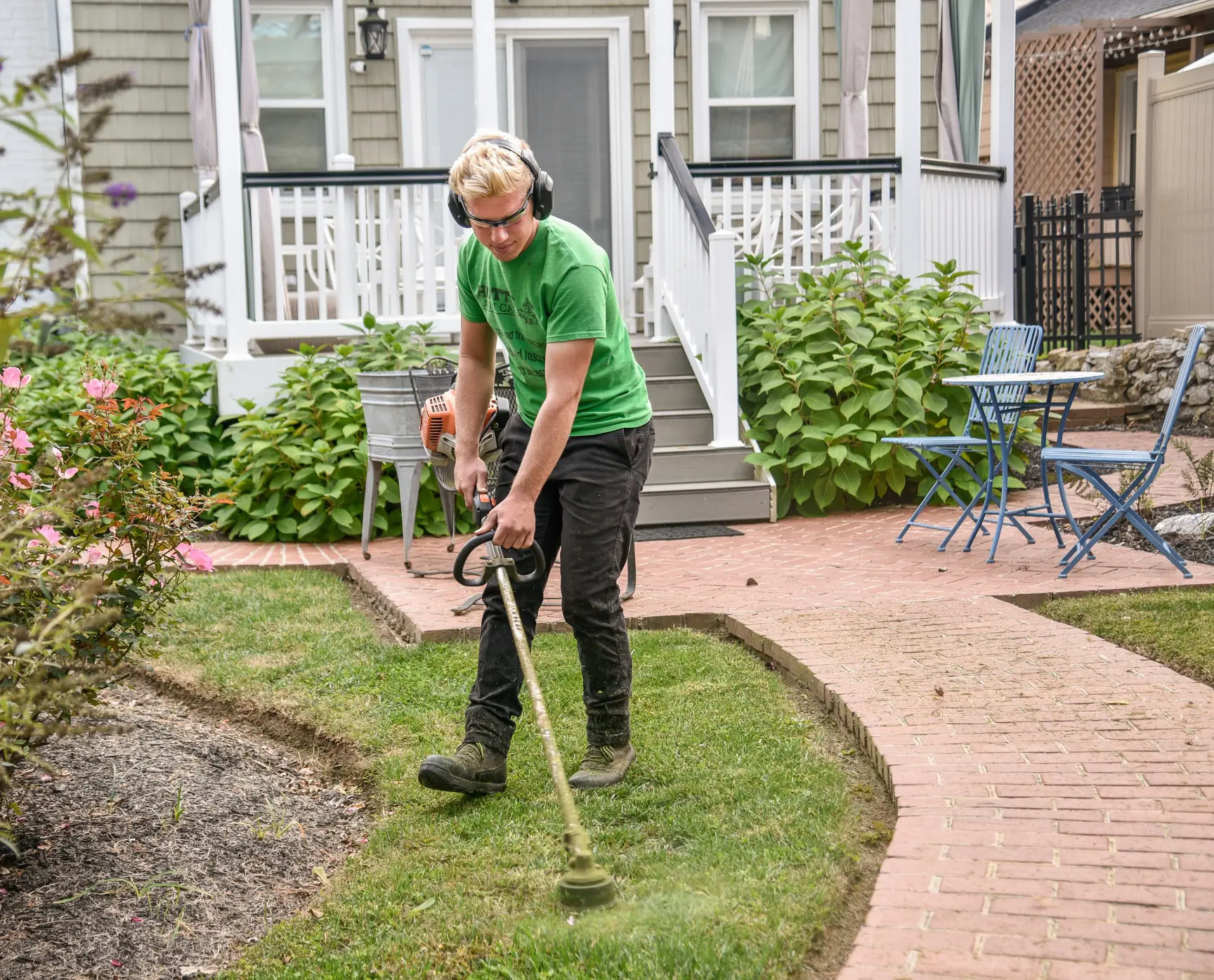 How to start a landscaping business in the UK?